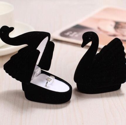Trendy ring box