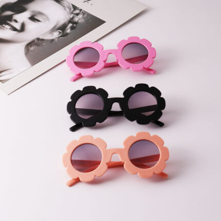 Fashionable transparent heliotrope glasses for men and women