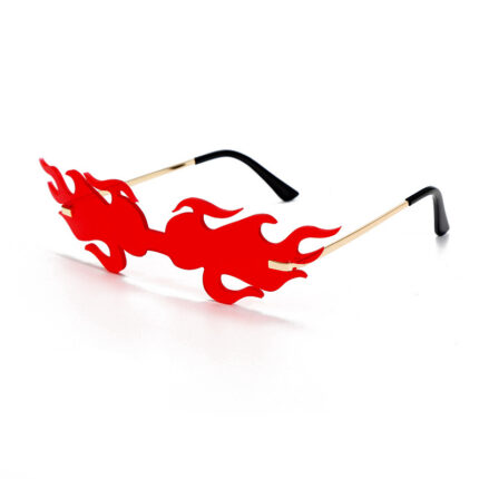 Trendy and very elegant personality sunglasses