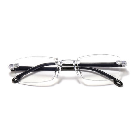 Fashionable reading glasses with diamond-cut edges