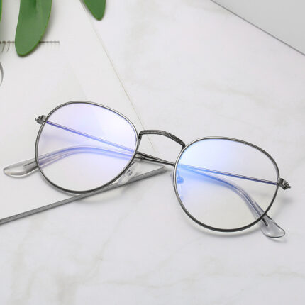 Retro metal and literary-style glasses
