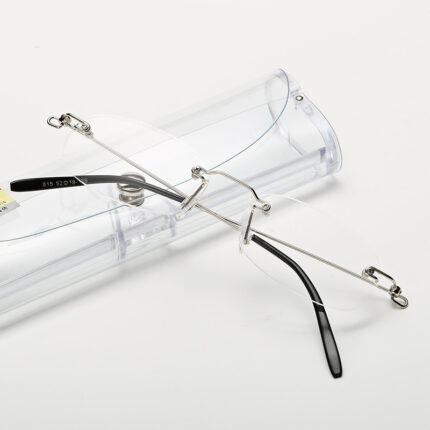 Trendy reading glasses for men and women