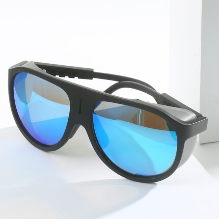 Large-frame polarized sunglasses. Outdoor sports goggles for horseback riding