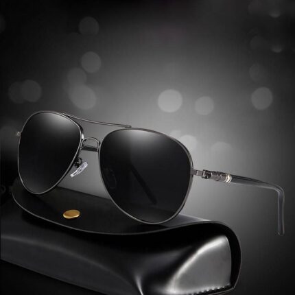 Polarized color-changing sunglasses. Dual-purpose sunglasses