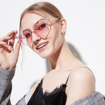 Popular fashionable heart-shaped sunglasses for women
