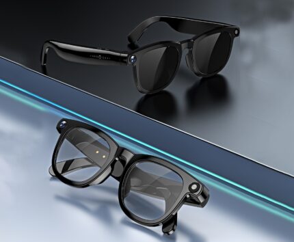 Smart glasses with double lenses
