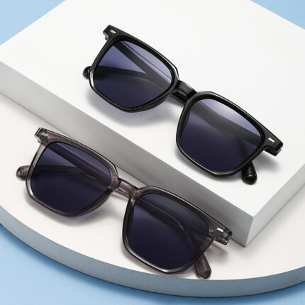 Fashionable retro sunglasses for men and women
