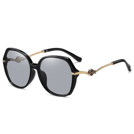 Polarized sunglasses with large frames and fashionable