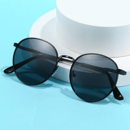 Marine clip sunglasses fashionable for men and women