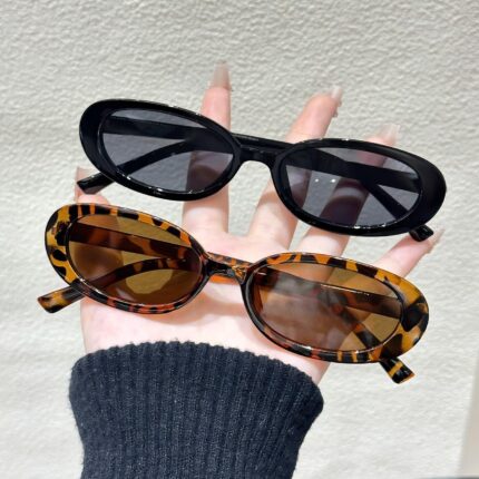Retro street glasses for influencers