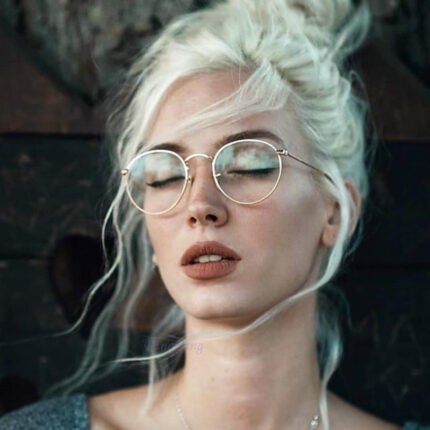 Round glasses with retro fashionable frame for men and women