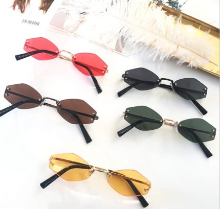 Retro oval-shaped glasses in a trendy vintage style