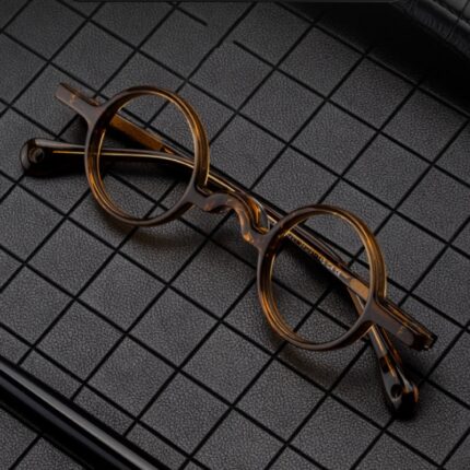 Fashionable retro round frame glasses for men and women