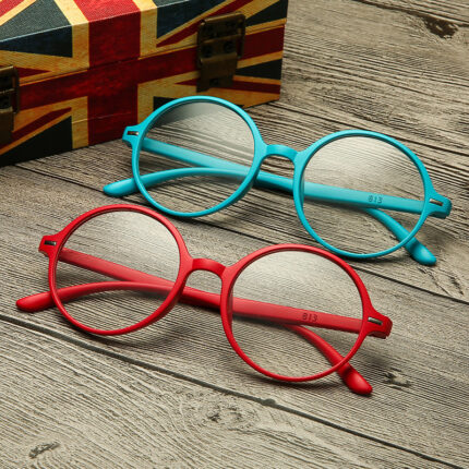 Round reading glasses with large frame in HD resin