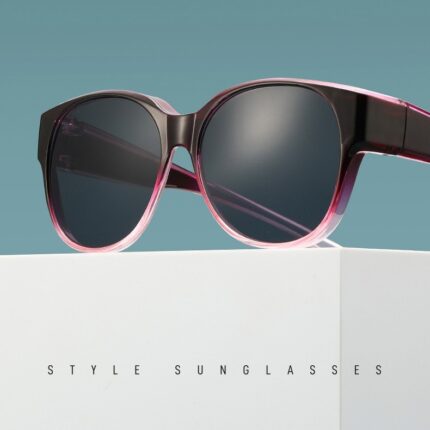 Myopia glasses for driving. Fashionable glasses set for men
