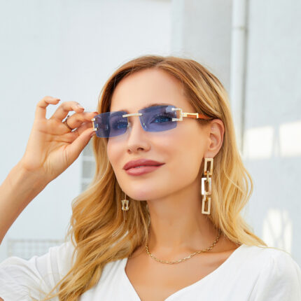 Fashionable diamond and square frame sunglasses for women