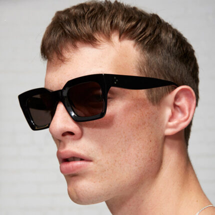 Trendy and square retro glasses for men and women